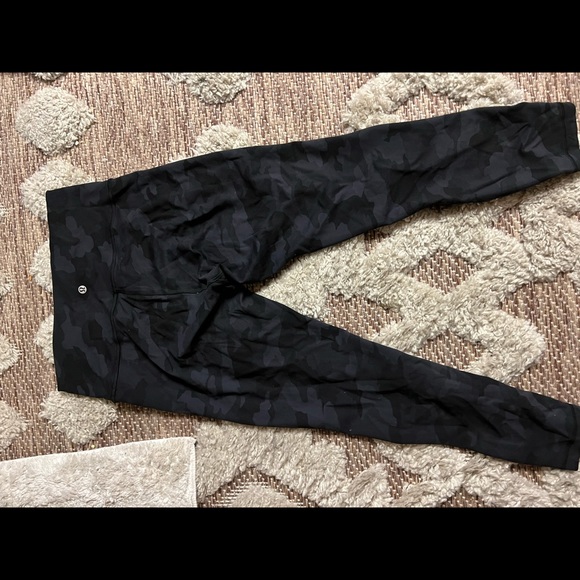 Lululemon Wunder Under Hi-Rise Leggings - Picture 3 of 3